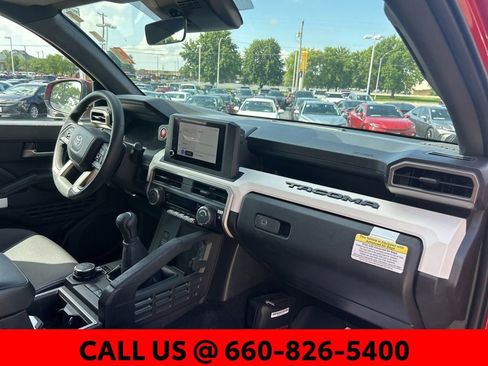 Certified 2024 Toyota Tacoma TRD Off-Road AWD/4WD image 7