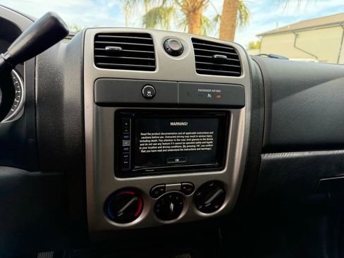 Used 2011 Chevrolet Colorado LT image 12