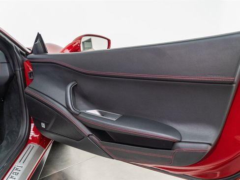 Used 2011 Ferrari 458 Italia Coupe RWD image 47