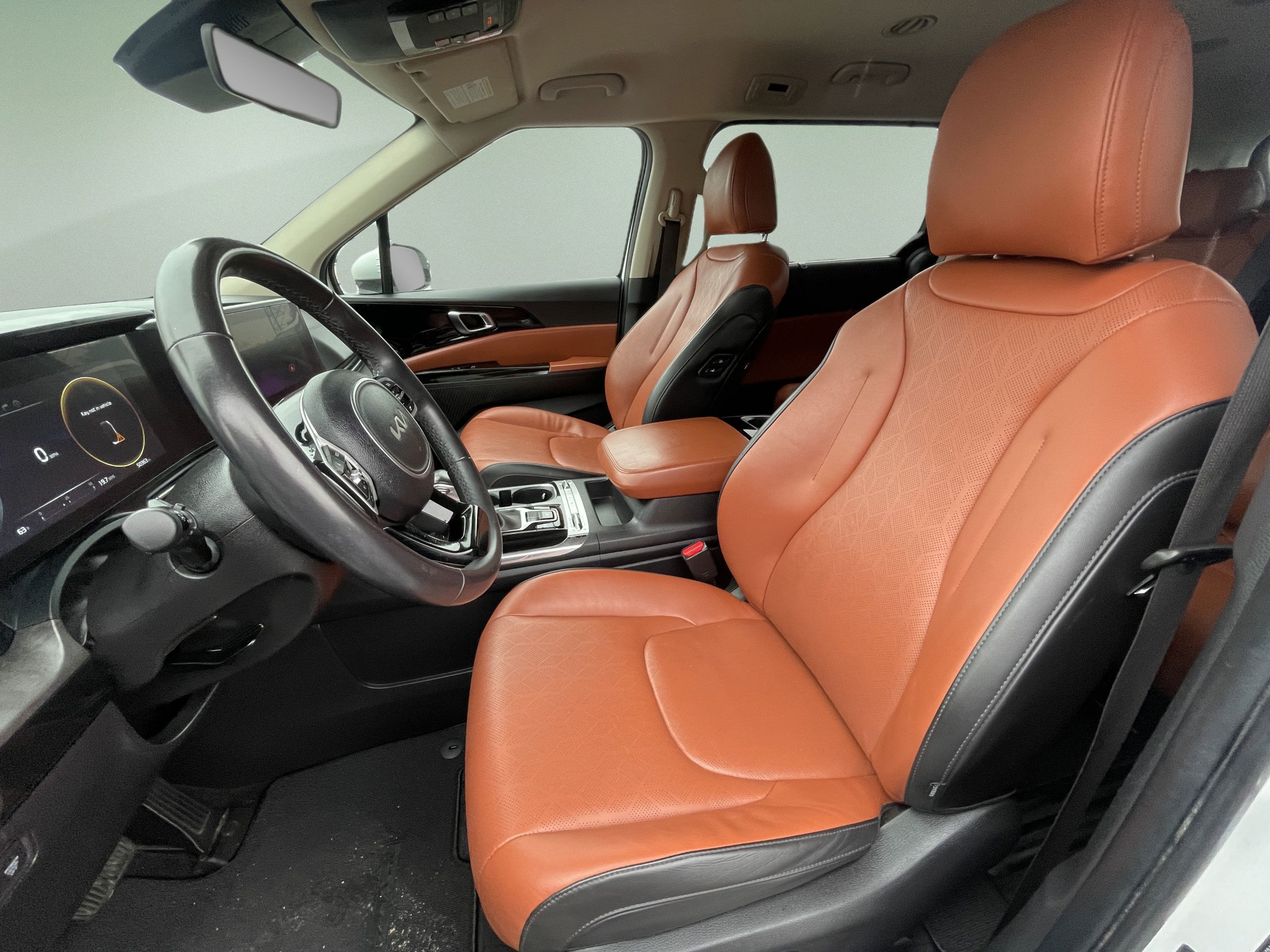Used 2024 Kia Carnival SX FWD image 8