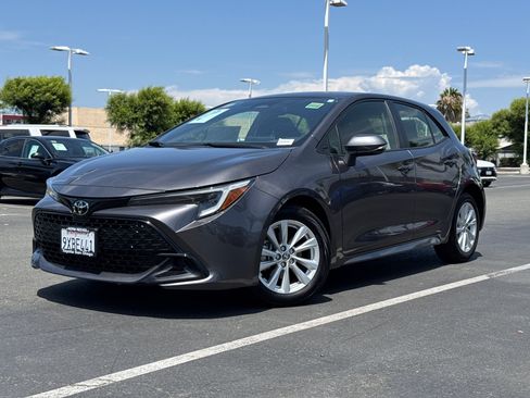 Certified 2024 Toyota Corolla SE FWD image 2