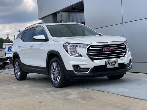 Used 2023 GMC Terrain SLT w/ LPO, Floor Liner Package AWD/4WD image 2
