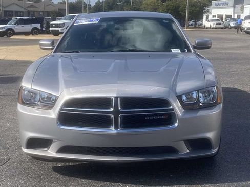 Used 2013 Dodge Charger SE RWD image 7