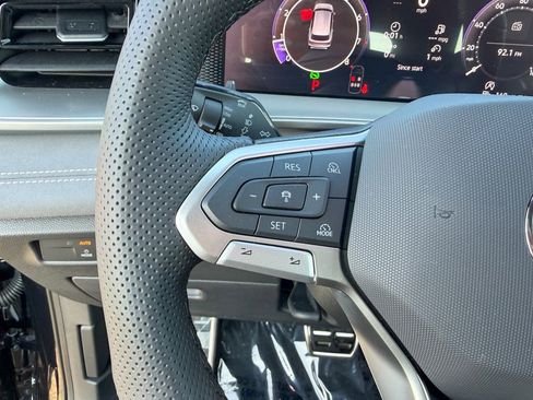 New 2026 Volkswagen Tiguan SE R-Line AWD/4WD image 18