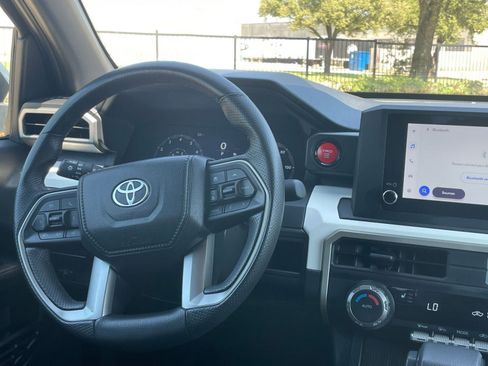 Used 2024 Toyota Tacoma TRD Off-Road image 33