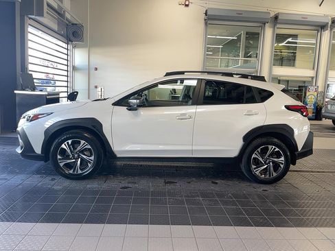 Used 2024 Subaru Crosstrek 2.0i Premium image 4