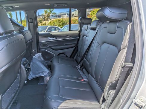 New 2026 Jeep Grand Cherokee Limited AWD/4WD image 23