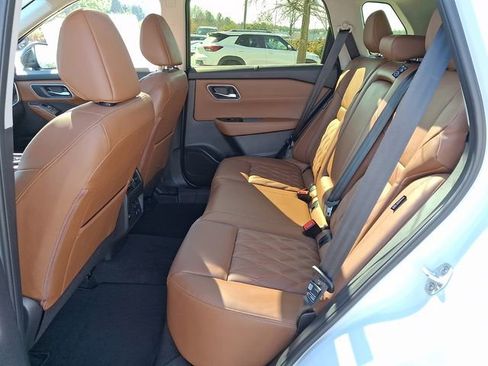New 2026 Nissan Rogue Platinum image 9