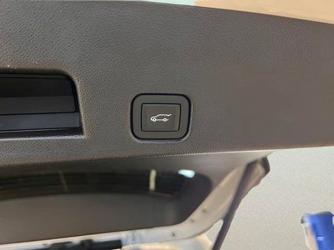 Used 2025 Buick Enclave Sport Touring image 7