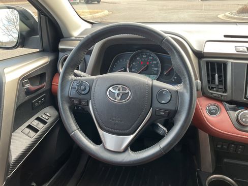 Used 2014 Toyota RAV4 Limited w/ Technology Package image 18