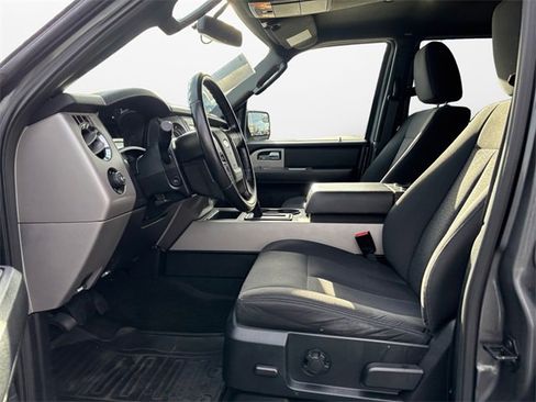 Used 2017 Ford Expedition XLT image 9