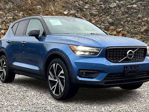 Used 2021 Volvo XC40 T5 R-Design w/ Climate Package image 11