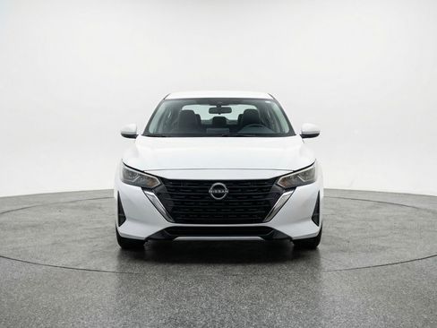 Used 2025 Nissan Sentra SV image 2