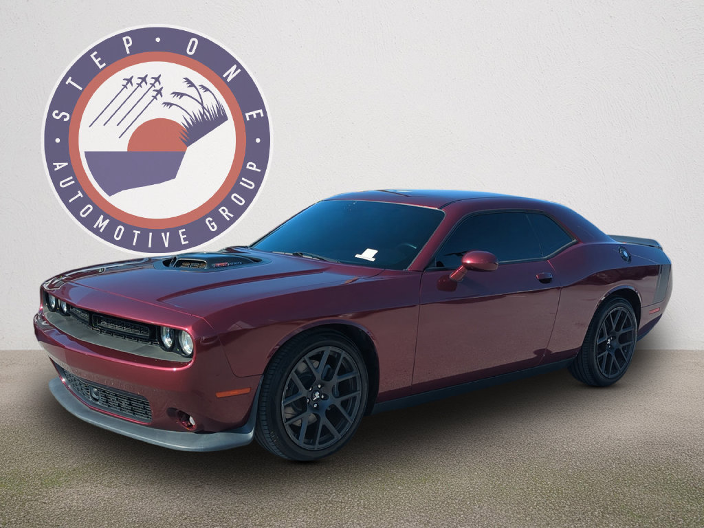 Used 2018 Dodge Challenger R/T Scat Pack RWD image 1