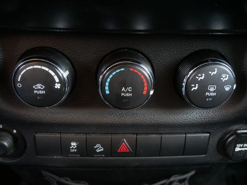 Used 2014 Jeep Wrangler Unlimited Sport w/ Quick Order Package 24S image 33