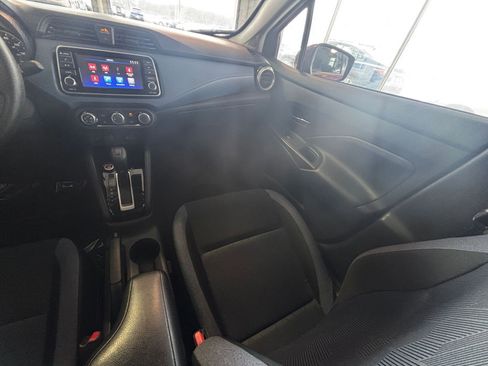 Used 2025 Nissan Versa SV image 38
