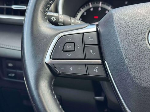 Used 2021 Toyota Highlander XLE image 22