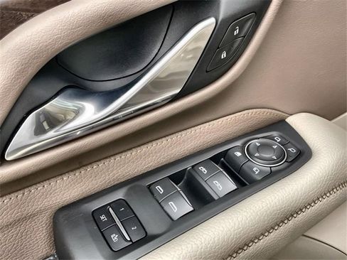 Used 2021 GMC Yukon Denali w/ Denali Premium Package image 25