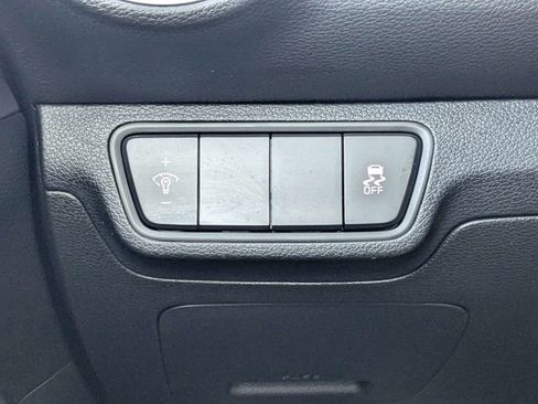 Used 2023 Kia Forte LXS image 18