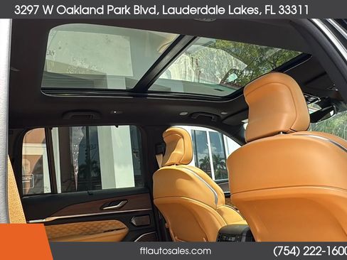 Used 2022 Jeep Grand Cherokee Summit w/ Luxury Tech Group V AWD/4WD image 49