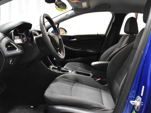 Used 2019 Chevrolet Cruze LT image 3