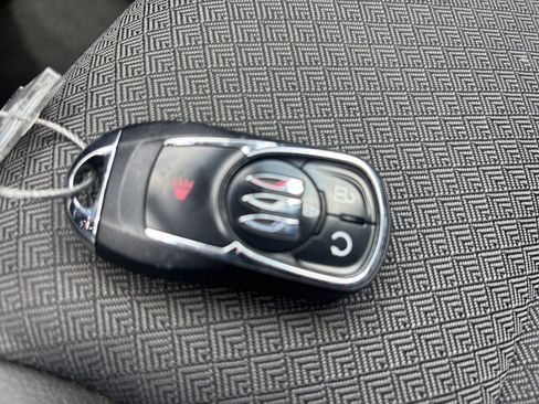 Used 2025 Buick Encore GX Preferred FWD image 23