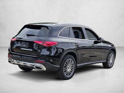 Used 2026 Mercedes-Benz GLC 300 image 2