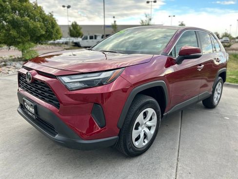 Used 2025 Toyota RAV4 LE AWD/4WD image 3