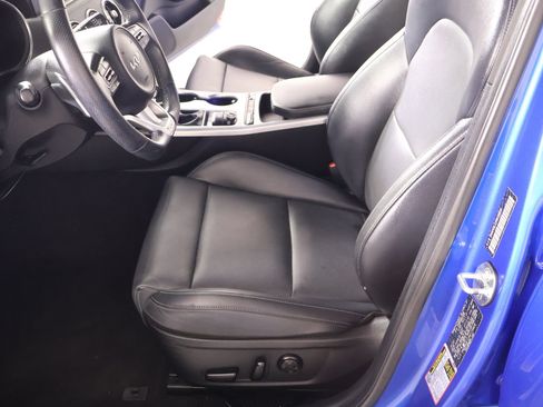 Used 2022 Kia Stinger GT1 RWD image 12
