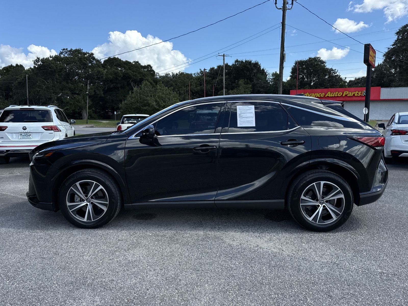 Used 2025 Lexus RX 350 Premium w/ Accessory Package (K3) FWD image 2