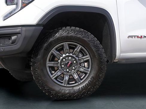 Used 2025 GMC Sierra 1500 AT4X image 4