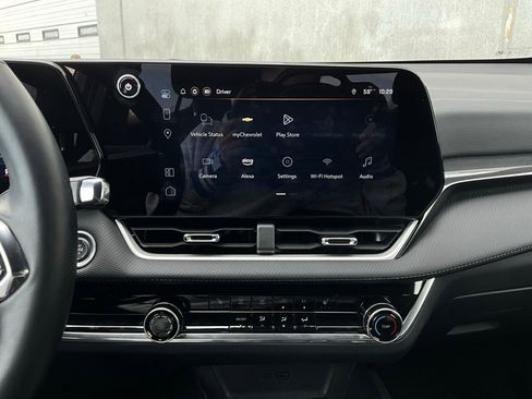 Used 2025 Chevrolet Equinox LT image 22