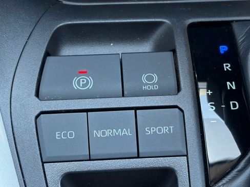 Used 2024 Toyota RAV4 XLE w/ Convenience Package FWD image 17