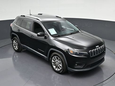 Used 2019 Jeep Cherokee Latitude Plus FWD image 25