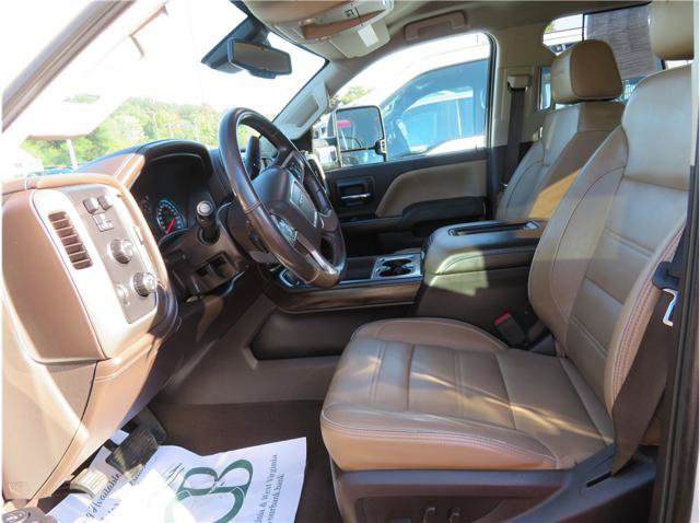 Used 2019 GMC Sierra 2500 Denali w/ Duramax Plus Package AWD/4WD image 4