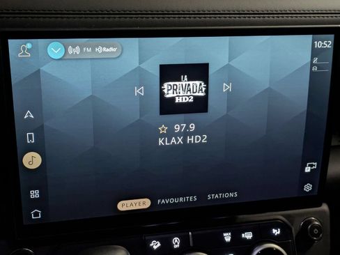 New 2026 Land Rover Defender 110 X-Dynamic SE AWD/4WD image 19