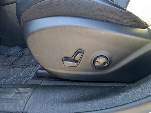 Used 2022 Jeep Cherokee Limited image 19