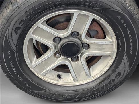 Used 2004 Chevrolet Tracker LT image 22