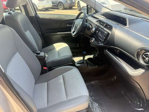 Used 2016 Toyota Prius C Four w/ Preferred Accessory Package FWD image 2