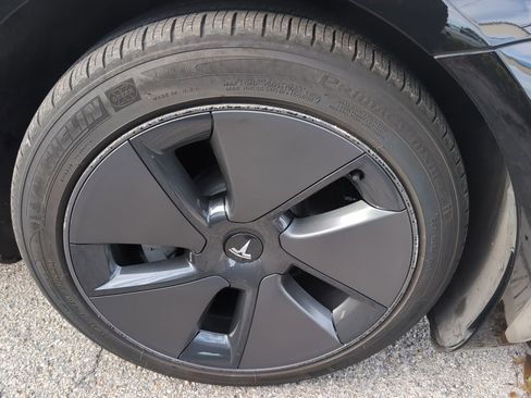 Used 2023 Tesla Model 3 Long Range image 3