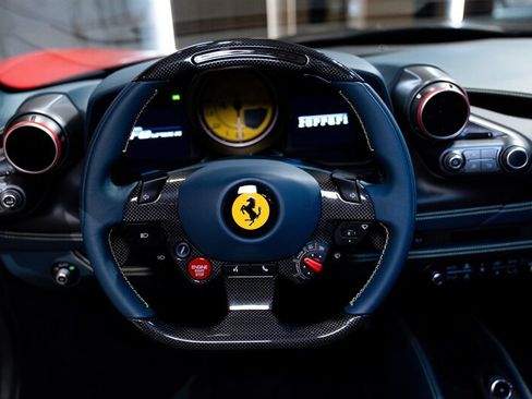 Used 2022 Ferrari F8 Tributo RWD image 22