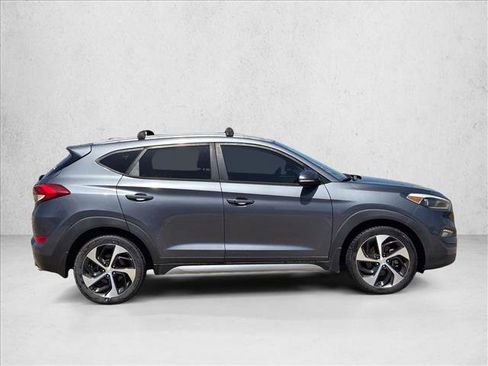 Used 2017 Hyundai Tucson Sport FWD image 4