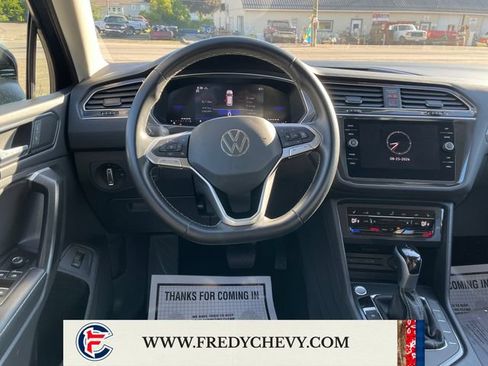 Used 2024 Volkswagen Tiguan SE AWD/4WD image 15