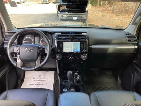 Certified 2021 Toyota 4Runner Venture w/ Moonroof Package AWD/4WD image 22