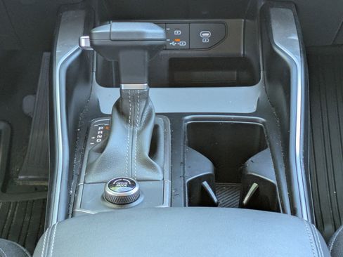 Certified 2025 Kia Sorento LX FWD image 14