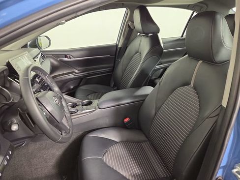 Used 2023 Toyota Camry SE w/ Cold Weather Package FWD image 13