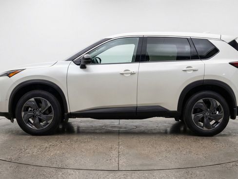 Used 2025 Nissan Rogue SV FWD image 5