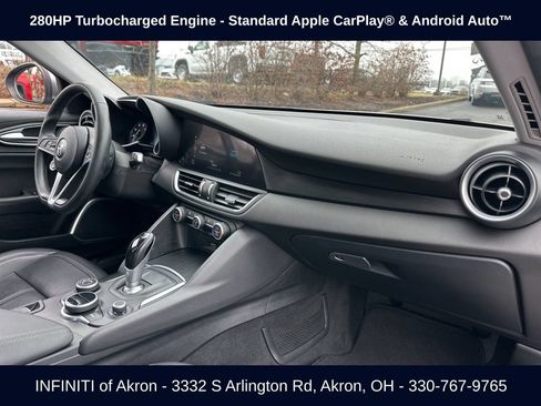Used 2018 Alfa Romeo Giulia AWD image 23