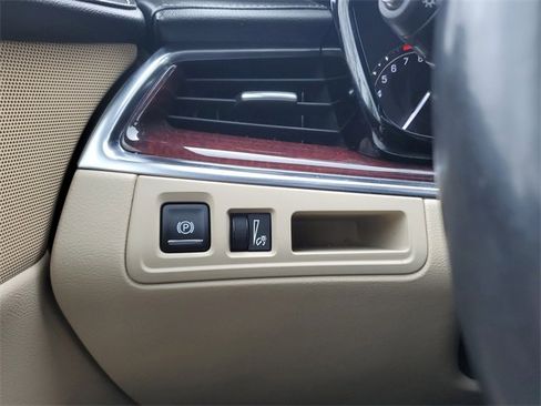 Used 2017 Cadillac XT5 Luxury w/ Driver Awareness Package image 23