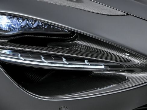 Used 2019 McLaren 720S RWD image 5